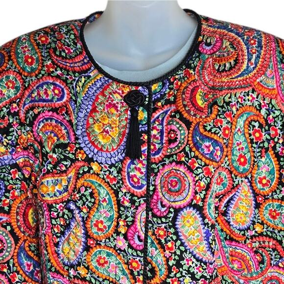Maggy London Womens Silk Jacket XL Paisley Quilted Funky Hidden Button Tassel - Picture 3 of 8